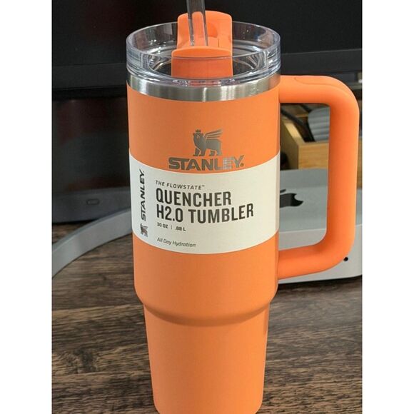STANLEY Quencher Tumbler Target Exclusive Fusion Coral 30 oz - Picture 2 of 8